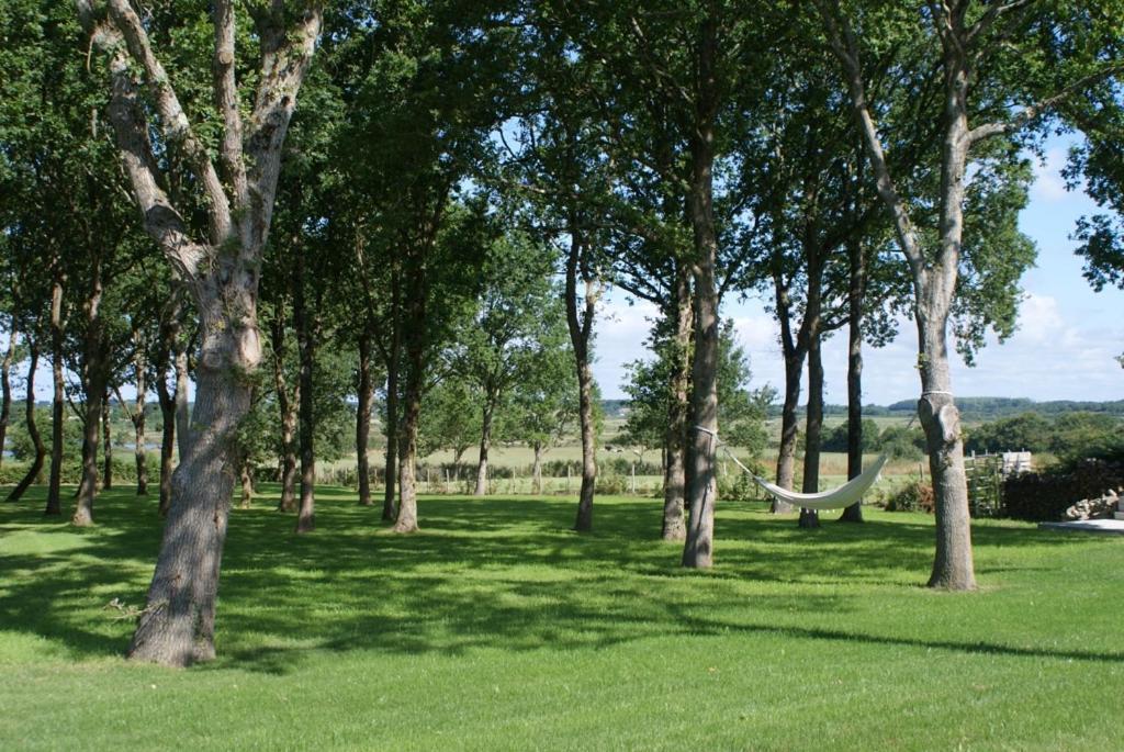 La Balade Des Marais Bed & Breakfast Saint-Molf Exterior photo