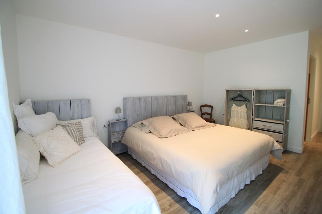La Balade Des Marais Bed & Breakfast Saint-Molf Room photo