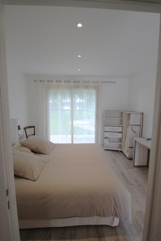 La Balade Des Marais Bed & Breakfast Saint-Molf Room photo